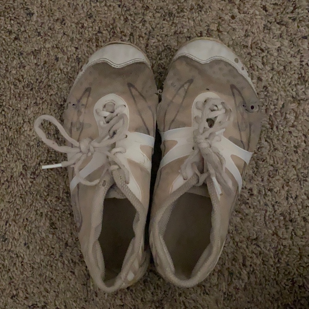 Used cheer shoes